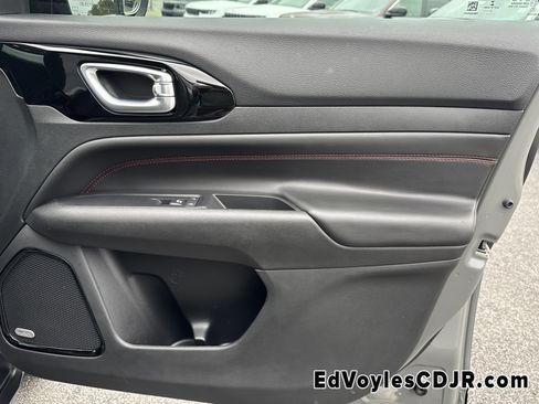 Used 2022 Jeep Compass Trailhawk w/ Trailhawk Elite Group image 16