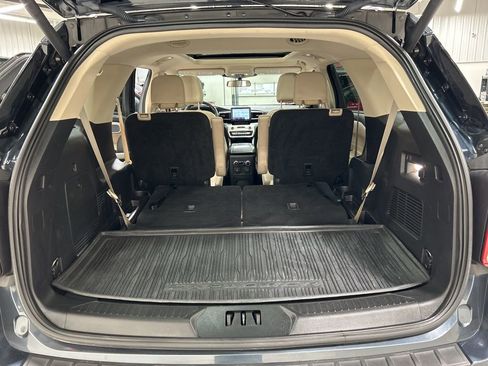 Certified 2022 Ford Explorer XLT w/ Equipment Group 202A image 33