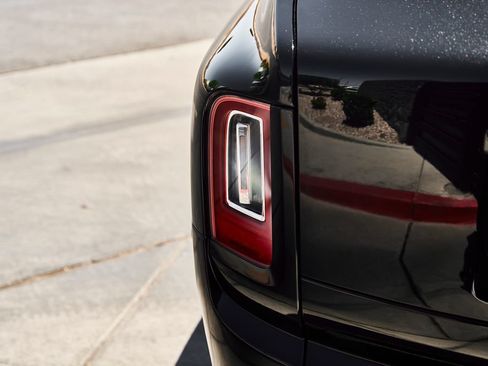 Used 2020 Rolls-Royce Cullinan AWD/4WD image 13