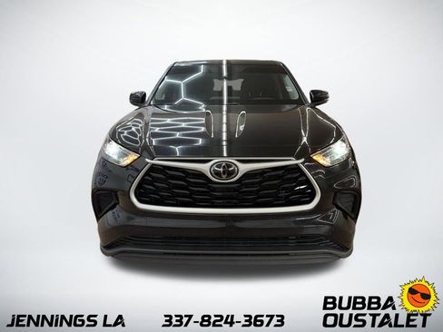 Used 2022 Toyota Highlander L FWD image 8
