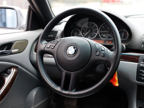Used 2005 BMW 330Ci Convertible image 28
