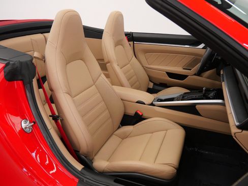 Used 2023 Porsche 911 Cabriolet AWD/4WD image 23