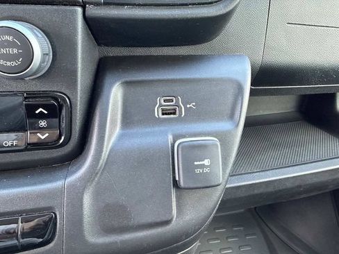 Used 2025 RAM ProMaster 2500 w/ Convenience Group FWD image 25