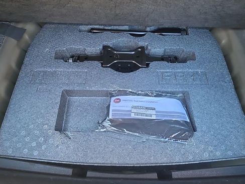 Used 2024 Nissan Altima 2.5 SV image 14