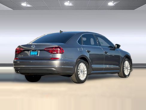 Used 2017 Volkswagen Passat 1.8T SE w/ SE Lighting Package image 8