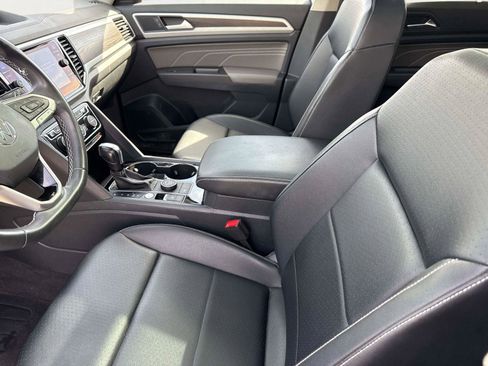 Used 2022 Volkswagen Atlas SE w/ Panoramic Sunroof Package image 16