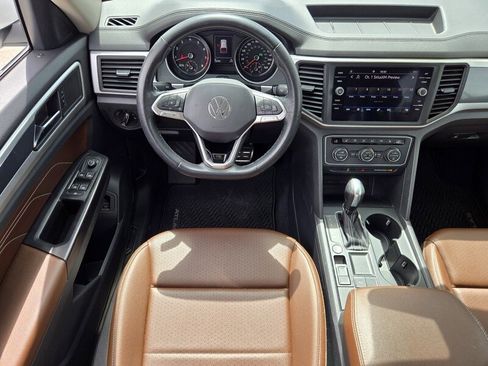 Used 2021 Volkswagen Atlas SE w/ Panoramic Sunroof Package FWD image 14