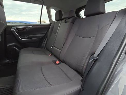 Used 2019 Toyota RAV4 LE image 10