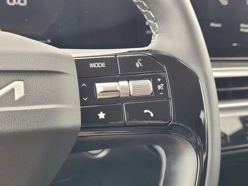 New 2026 Kia Sorento LX FWD image 19