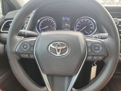 Used 2020 Toyota Camry LE FWD image 13