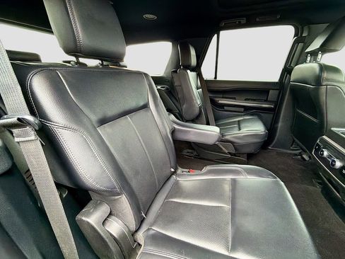Used 2021 Ford Expedition XLT AWD/4WD image 30