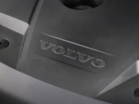 Certified 2025 Volvo XC90 T8 Plus AWD/4WD image 25