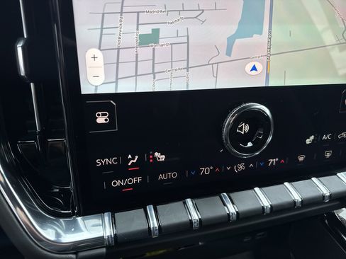 New 2026 GMC Yukon XL Elevation image 29