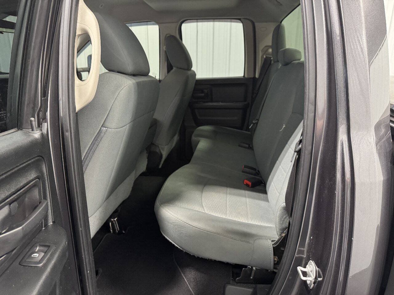 Used 2017 RAM 1500 Express AWD/4WD image 8