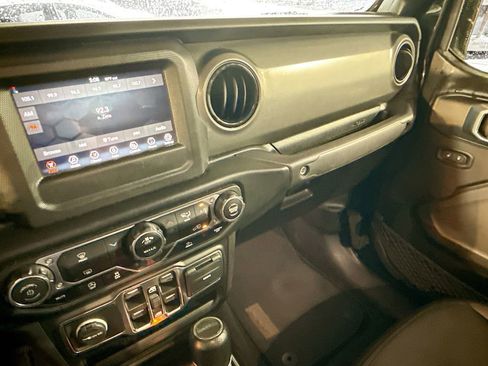 Used 2022 Jeep Gladiator Sport image 24