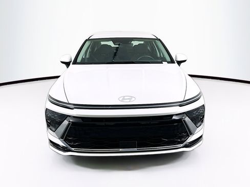 Used 2025 Hyundai Sonata SEL FWD image 2