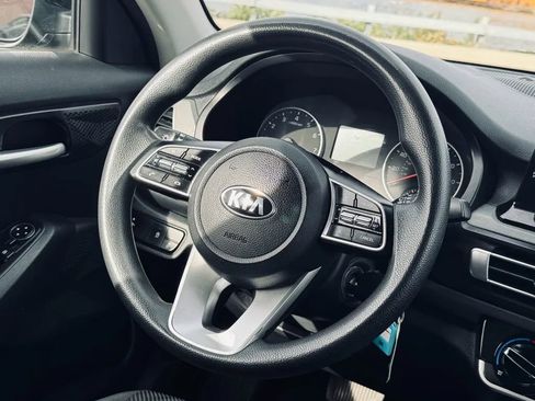 Used 2021 Kia Seltos LX image 11