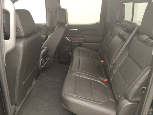 Used 2019 GMC Sierra 1500 SLT RWD image 18