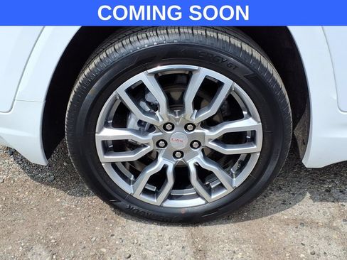 Used 2023 GMC Terrain Denali w/ LPO, Floor Liner Package AWD/4WD image 9
