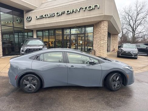 Used 2023 Toyota Prius LE image 2