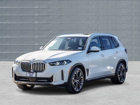 Certified 2024 BMW X5 sDrive40i w/ Premium Package image 3
