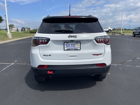 Used 2024 Jeep Compass Trailhawk AWD/4WD image 4