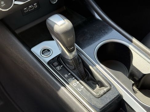 Used 2024 Nissan Altima 2.5 SV image 23