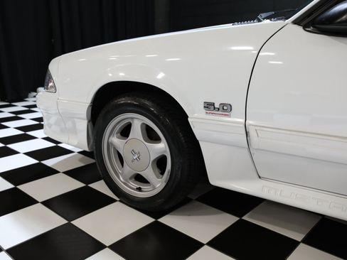 Used 1992 Ford Mustang GT RWD image 31