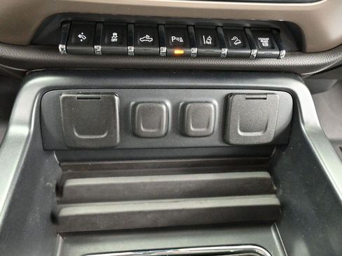 Used 2017 GMC Sierra 2500 Denali w/ Duramax Plus Package AWD/4WD image 27