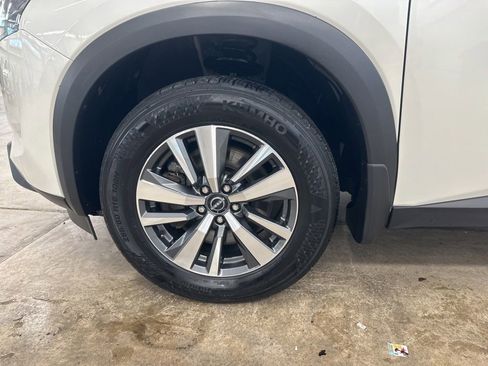 Used 2024 Nissan Pathfinder SL AWD/4WD image 36