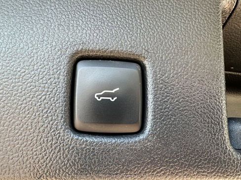 Used 2022 Ford Escape SEL w/ Class II Trailer Tow Package image 13