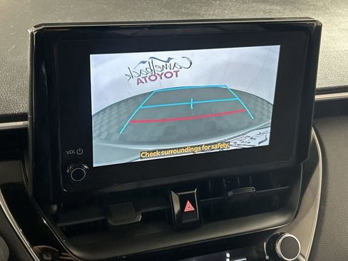 Used 2024 Toyota Corolla Cross SE w/ Moonroof Package image 17