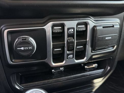 Used 2023 Jeep Wrangler Unlimited Sport AWD/4WD image 20