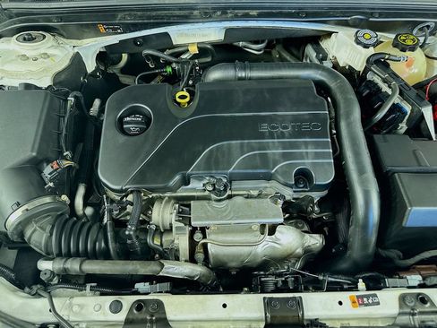 Used 2024 Chevrolet Malibu LT FWD image 39
