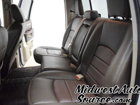 Used 2018 RAM 1500 SLT image 26