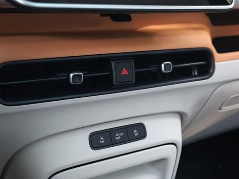 New 2025 Volkswagen ID. Buzz Pro S Plus image 19