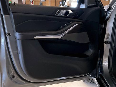 New 2026 BMW X5 xDrive40i w/ Climate Comfort Package image 10