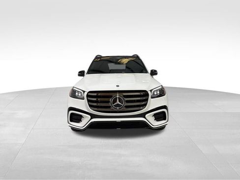 Used 2024 Mercedes-Benz GLS 450 4MATIC image 2