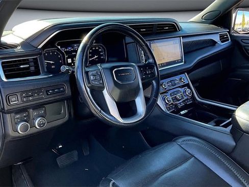 Used 2021 GMC Yukon XL Denali image 17