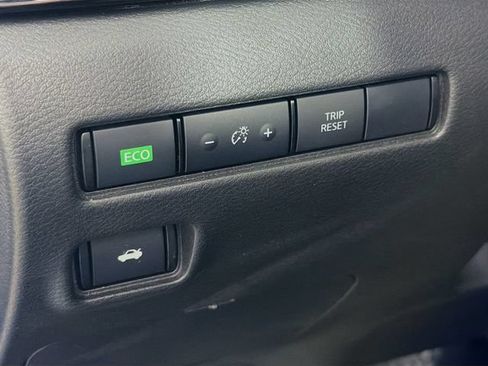 Used 2022 Nissan Sentra SV w/ All-Weather Package FWD image 12