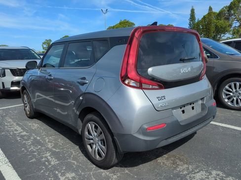 Certified 2022 Kia Soul LX image 8