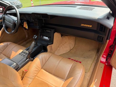 Used 1991 Chevrolet Camaro Z28 RWD image 17