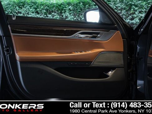 Used 2019 BMW 750i xDrive w/ Executive Package AWD/4WD image 27