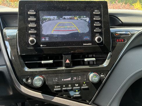 Used 2024 Toyota Camry SE FWD image 29