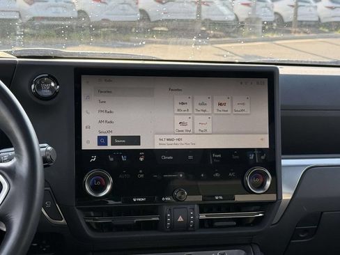 Used 2024 Lexus GX 550 w/ Accessory Package (Z1) AWD/4WD image 10
