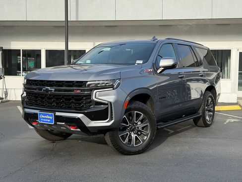 Used 2022 Chevrolet Tahoe Z71 w/ Luxury Package AWD/4WD image 2