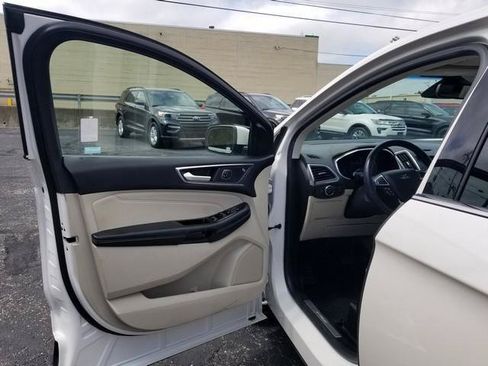 Used 2019 Ford Edge Titanium w/ Equipment Group 301A AWD/4WD image 10