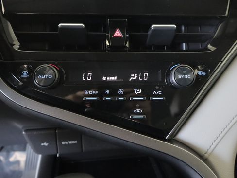 Used 2023 Toyota Camry SE AWD/4WD image 16