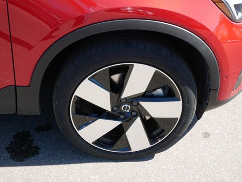Certified 2023 Volvo C40 P8 Recharge Ultimate AWD/4WD image 9