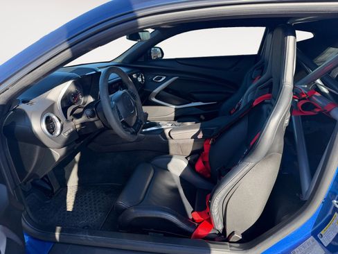 Used 2017 Chevrolet Camaro SS image 9
